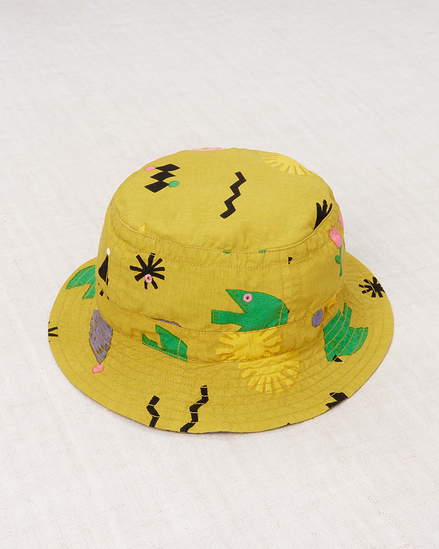 misha + puff | bucket hat in pistachio daleyden fête | Little