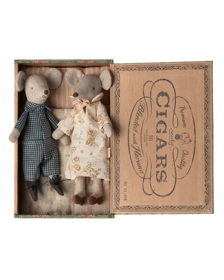 Little maileg play grandma + grandpa mice in cigarbox