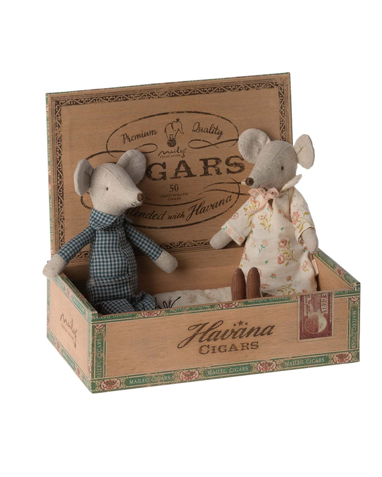 Little maileg play grandma + grandpa mice in cigarbox